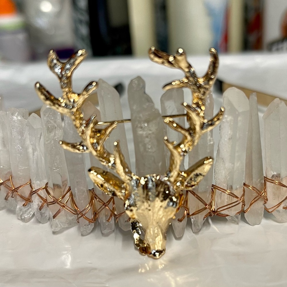 Quartz Crystal crown with stag head - Picture 3 of 8